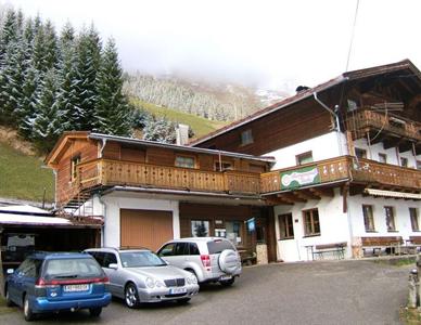 Imbissstube Bergmandl Apartment Berwang