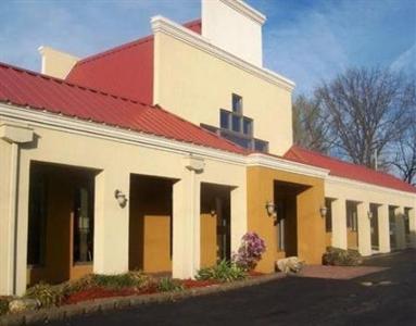 Econo Lodge Inn & Suites Belleville