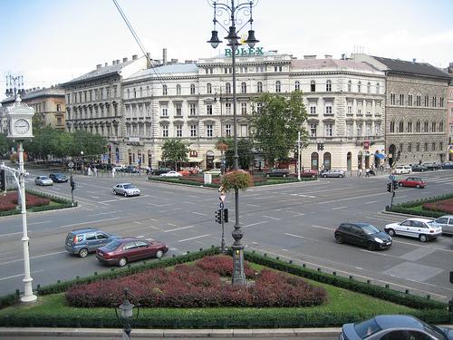 Quiet Grand Boulevard Apartment in City Center