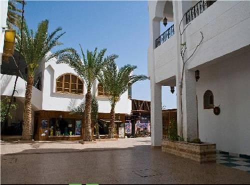 Penguin Village Hotel Dahab