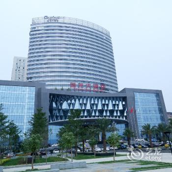 Wuzhou Guolong Hotel