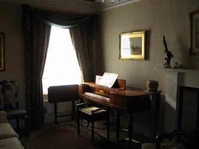 Lady Penelope's B&B Duns