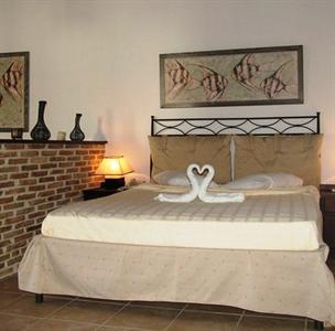 Yalis Hotel