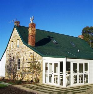 Craigie Knowe Cottage and Vineyard