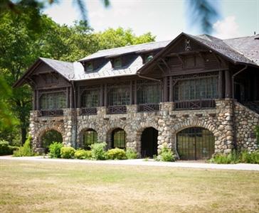 Bear Mountain Inn