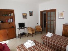 Spanish steps - 2 BR Apartment