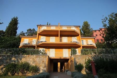 Villa Maia Apartments
