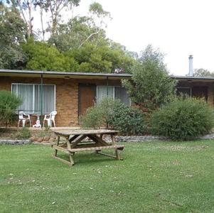 Grampians View Cottages & Units