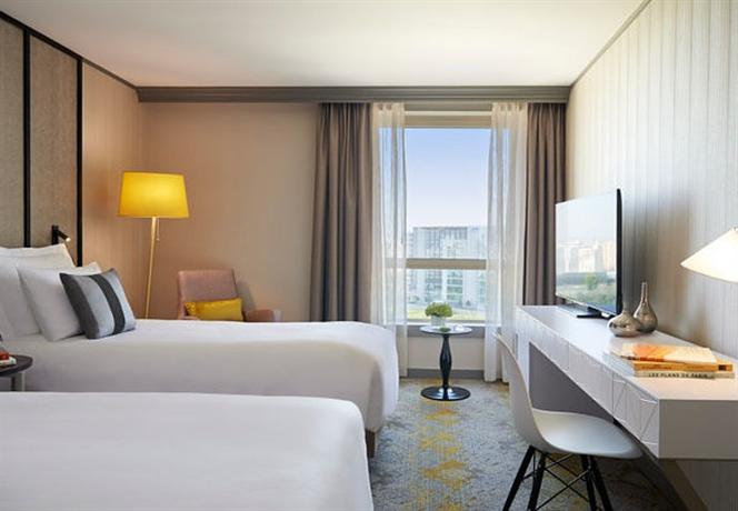 Renaissance Paris La Defense Hotel A Marriott Luxury & Lifestyle Hotel