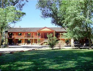 Austin's Chuckwagon Lodge and General Store