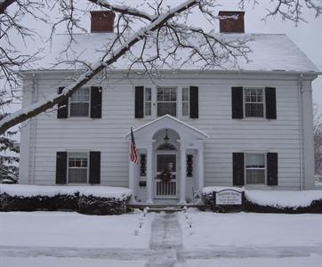 1907 Bragdon House Bed and Breakfast