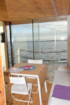 HT Houseboats