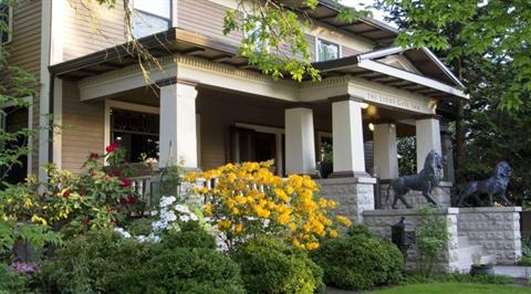 The Lions Gate Inn Bed & Breakfast