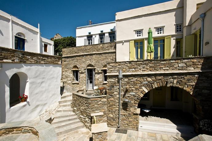 Crossroads Inn Ktikados