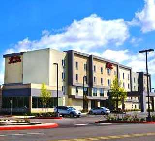 Hampton Inn and Suites Salem