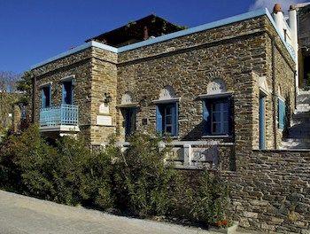 Triantaros Villas