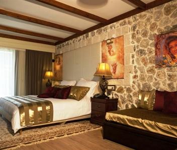 Arhontopetra Suites and Spa