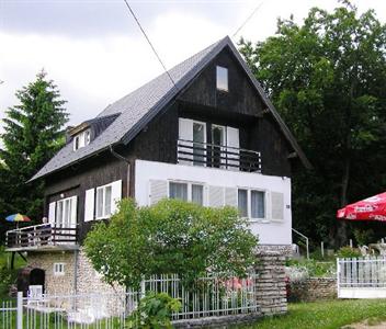 Nikolas House