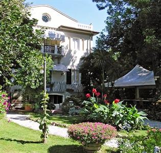 Residenza d'epoca Hotel I Pini Camaiore