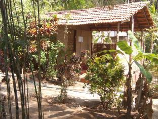 Sevas Huts And Cabanas