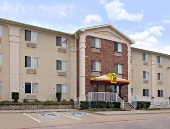 Super 8 Motel Plano / Dallas