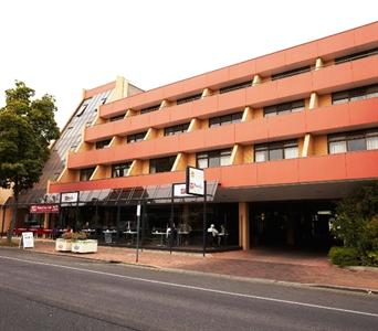 Adelaide Meridien Hotel & Apartments