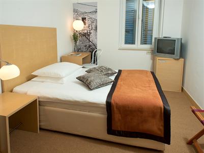 Sipan Hotel