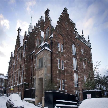 The Old Schoolhouse Hostel Apartments