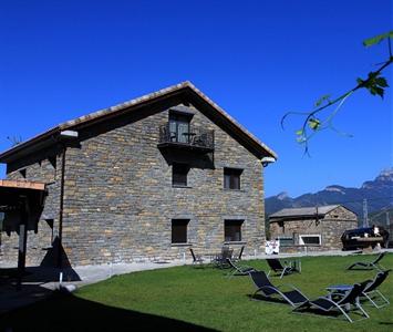 Puerta De Ordesa Garden Hotel Laspuna