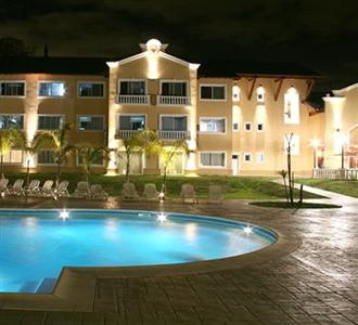 Howard Johnson Resort Pilar