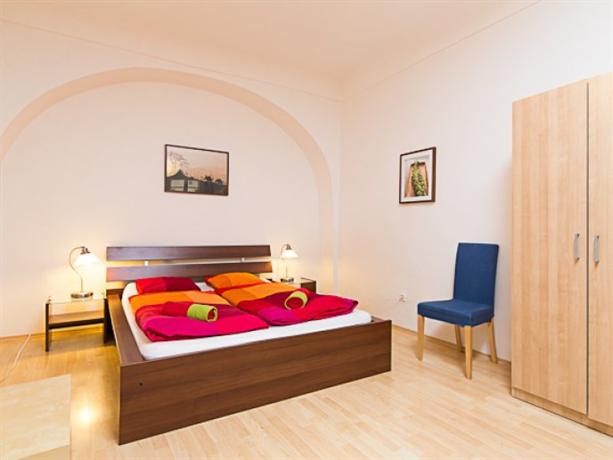 Tyn Cathedral Luxury Apartment