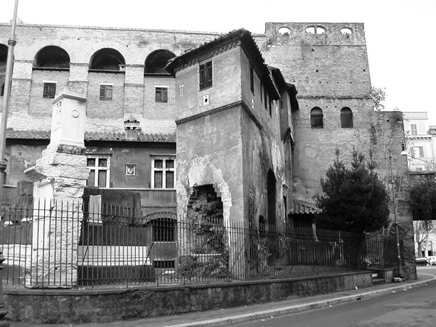 FADAHOUSE apartment between History and Art