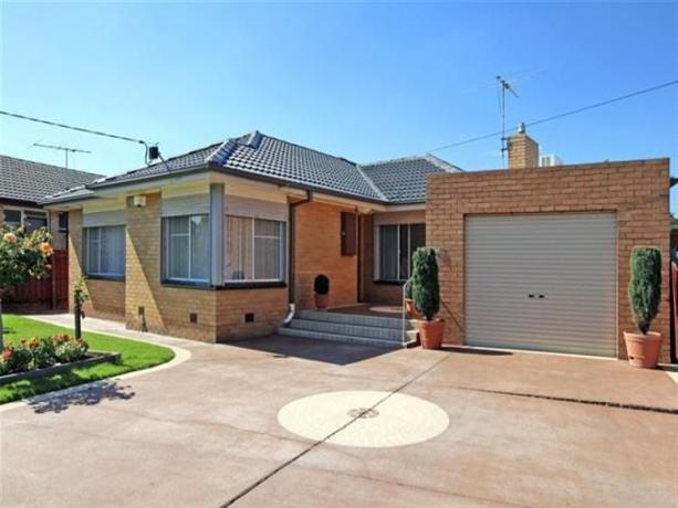 Homestay in Kingsbury near Latrobe Golf Park