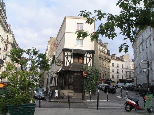 Constance - Paris Montmartre