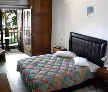 Hermes Hotel Chorefton