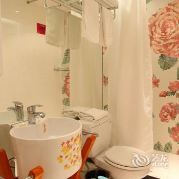 Fashion Space Theme lover Hotel Shanghai NorthSichuan Road