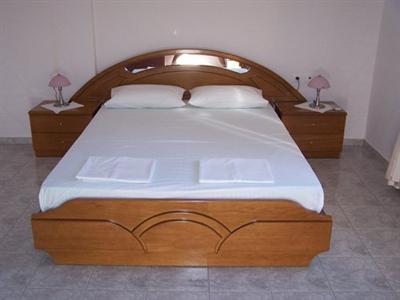 Garden Studios Lefkogeia