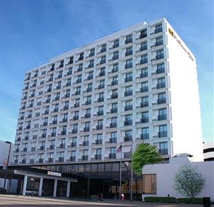 Pullman Plaza Hotel