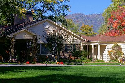 Brookside Mountain Mist Inn