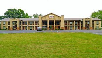 Cochran Inn & Suites