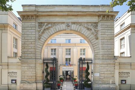 Pullman Chateau de Versailles