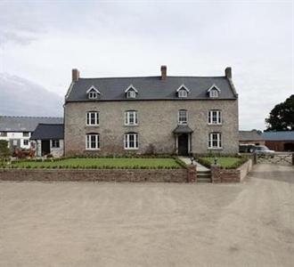 Rhandregynwen Hall Bed and Breakfast Llanymynech