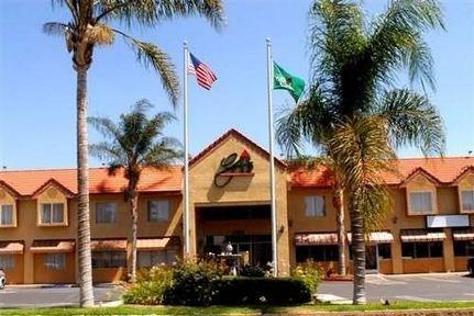 GuestHouse Hotel & Suites Upland