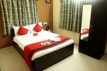 OYO Rooms Newtown AI Market