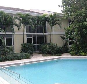 Villa Sanibel Condominiums