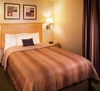 Candlewood Suites Meridian Business Center