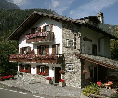 Petit Meuble Hotel Courmayeur