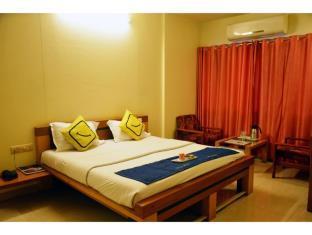 Vista Rooms at Indira Nagar