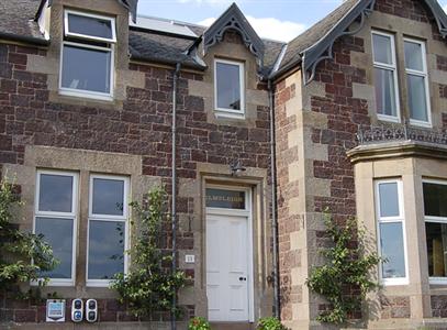 Elmsleigh Guest Lodge