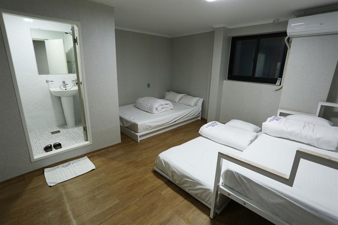 Star Hostel Myeongdong Family